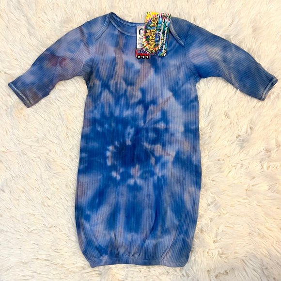 Tie-dye Gerber Onesie 0-6 Months NWT - Picture 1 of 4